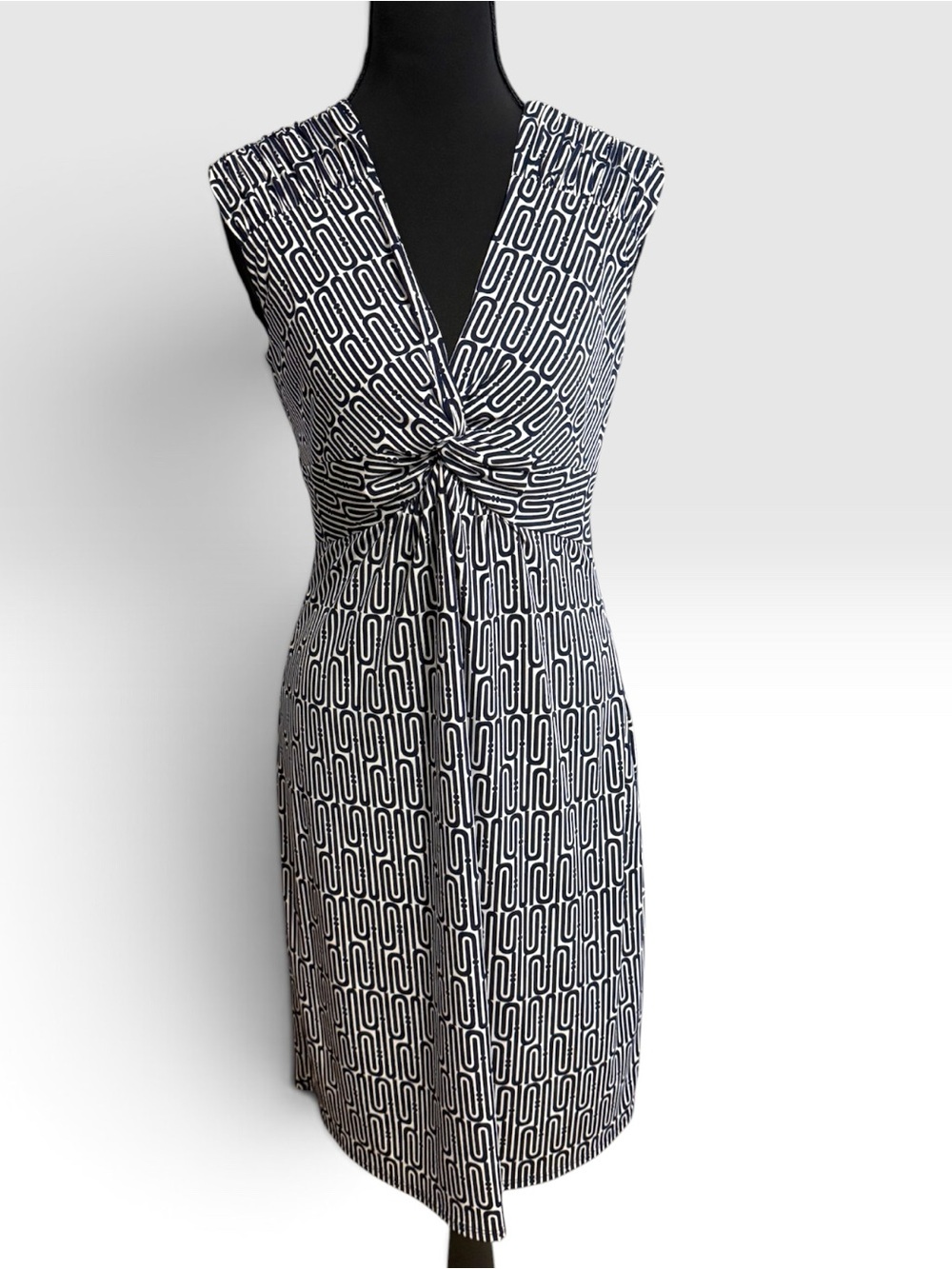Laundry by Shelli Segal Navy White Twist Front Sheath Dress Size 4